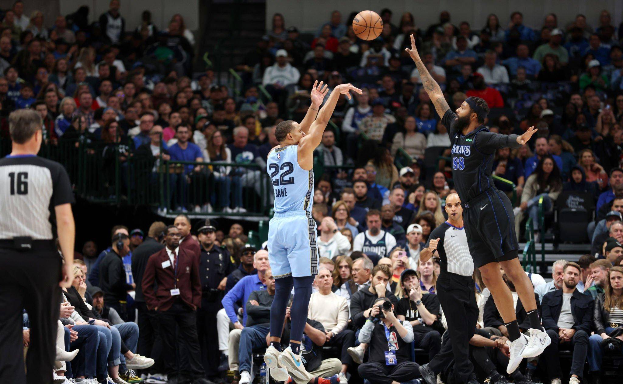 穆古鲁扎爆冷击败独行侠，赛事规则更新引爆全场！的简单介绍